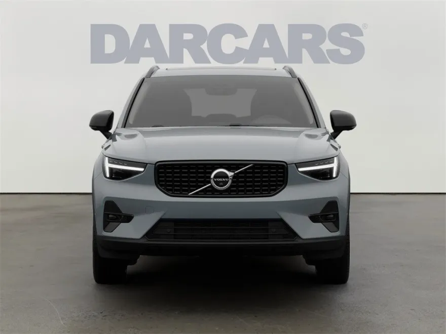 2026 Volvo XC40 photo 1