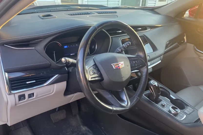 2019 Cadillac XT4 Premium Luxury photo 1