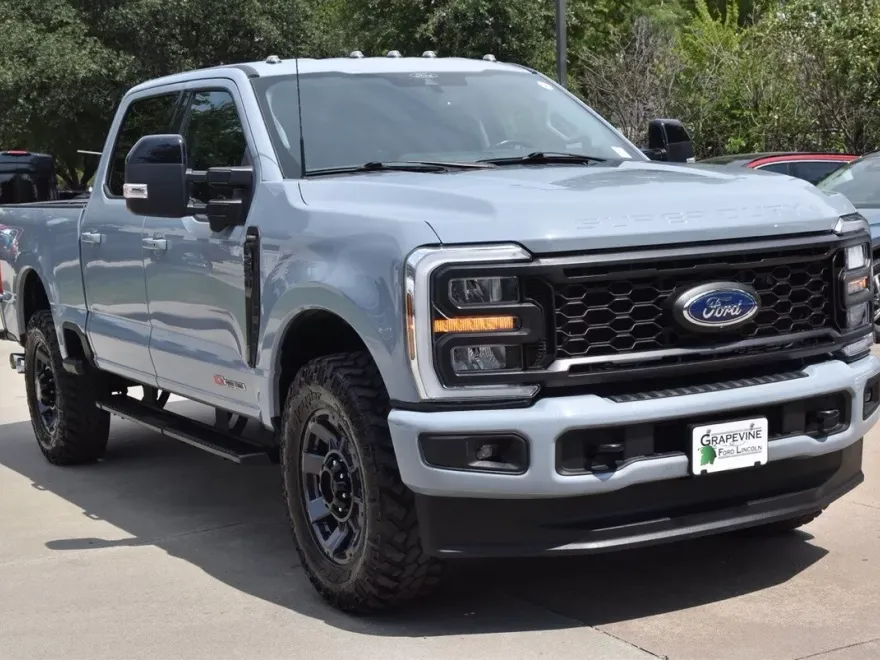 2024 Ford F-250 Lariat photo 1