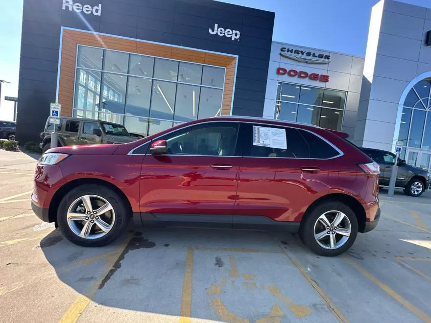 2019 Ford Edge Titanium photo 1