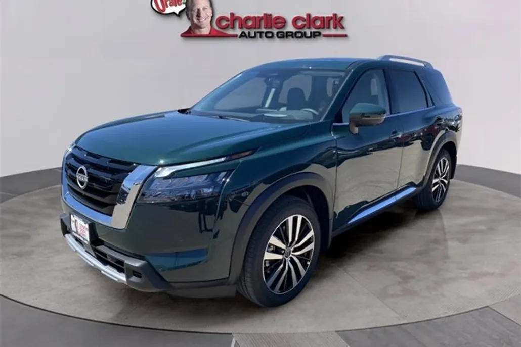 2025 Nissan Pathfinder Platinum photo 1