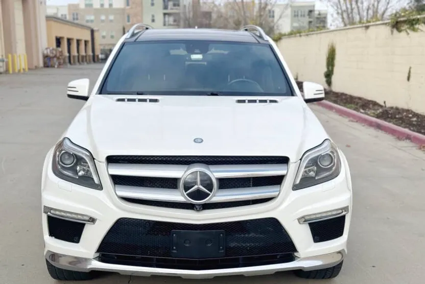 2015 Mercedes Benz GL 550 photo 1