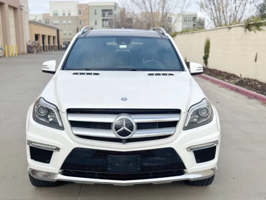 2015 Mercedes Benz GL 550 photo 1