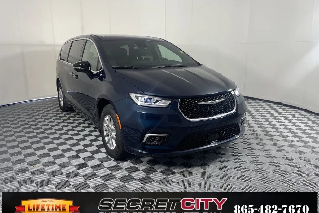2025 Chrysler Pacifica photo 1