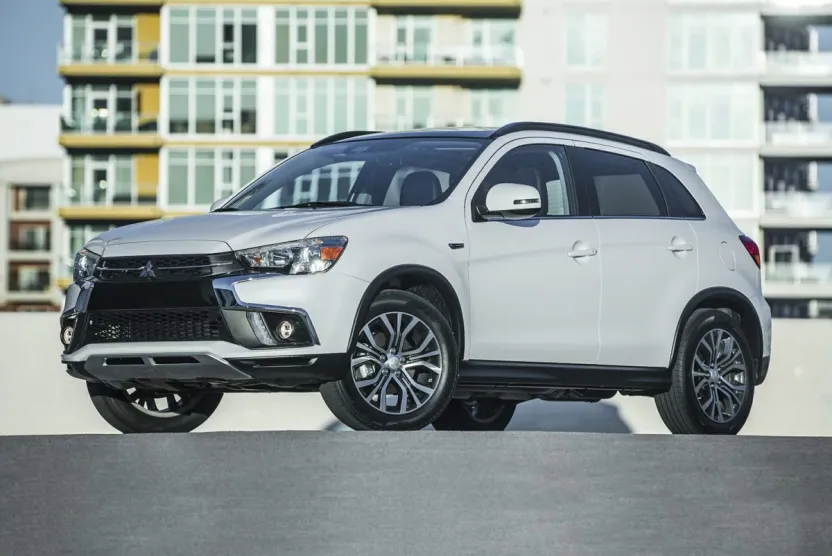 2018 Mitsubishi Outlander Sport LE photo 1