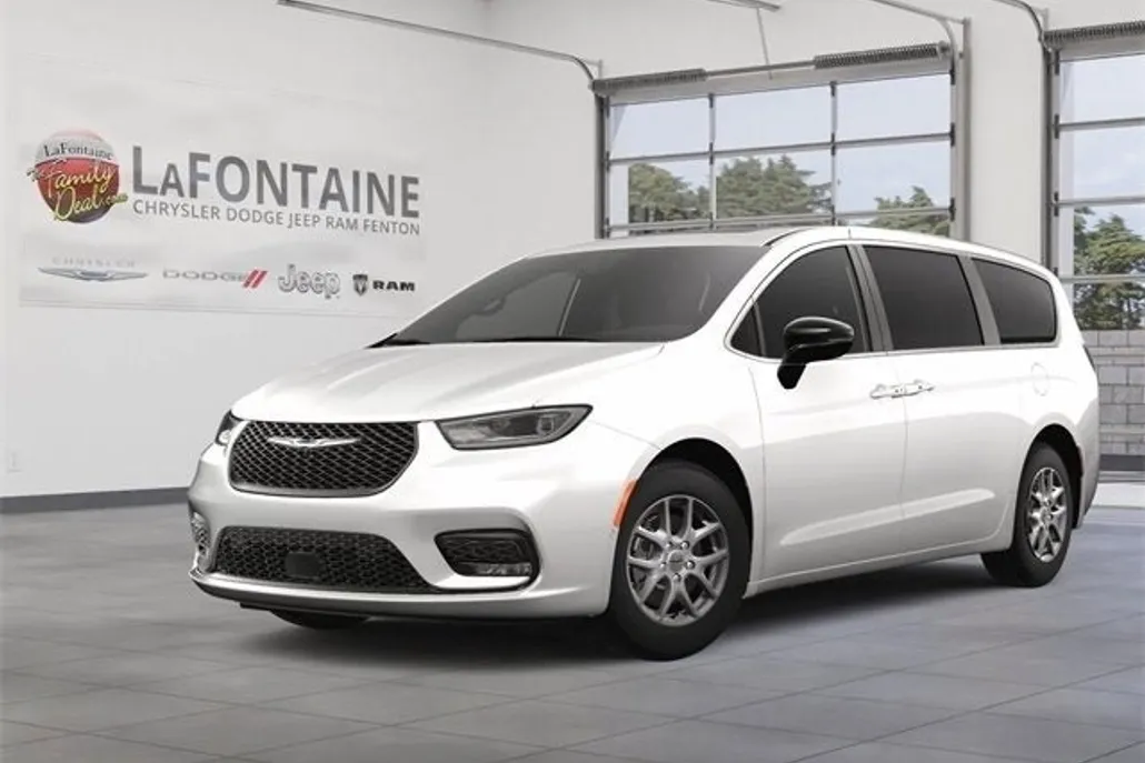 2025 Chrysler Pacifica photo 1