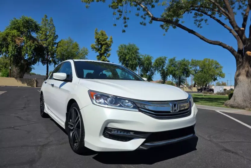 2016 Honda Accord Sport photo 1