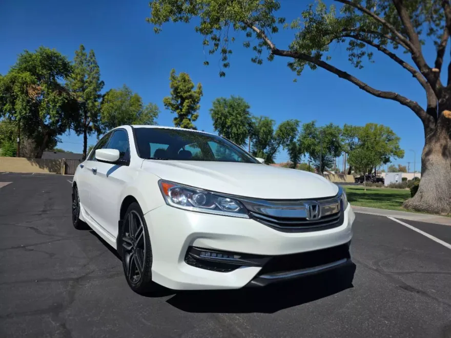 2016 Honda Accord Sport photo 1