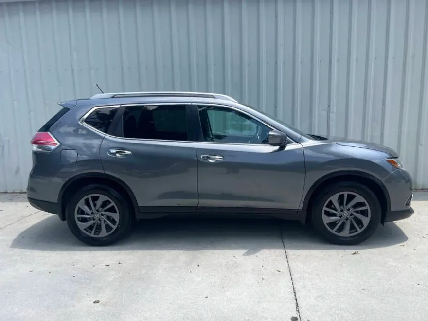 2016 Nissan Rogue SL photo 1