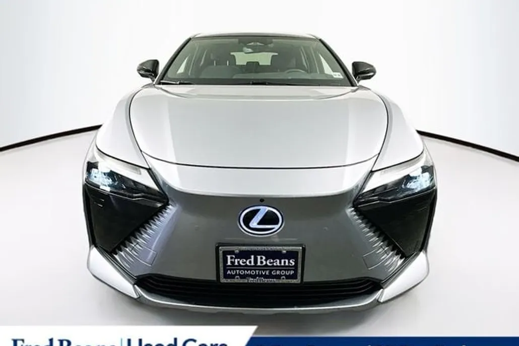 2023 Lexus RZ 450e Luxury photo 1