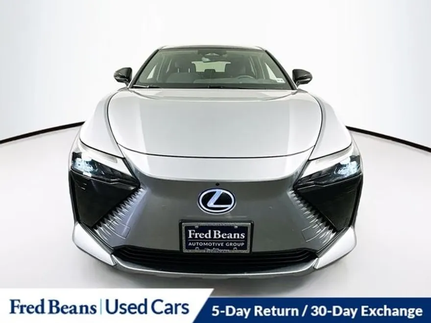 2023 Lexus RZ 450e Luxury photo 1