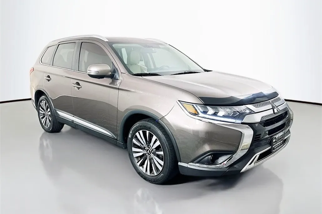 2019 Mitsubishi Outlander SEL photo 1