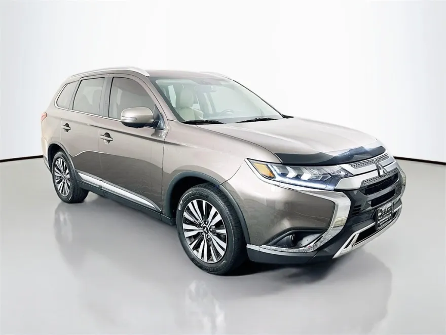 2019 Mitsubishi Outlander SEL photo 1