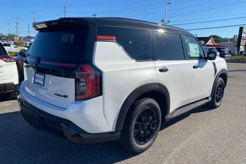2026 Nissan Armada photo 1