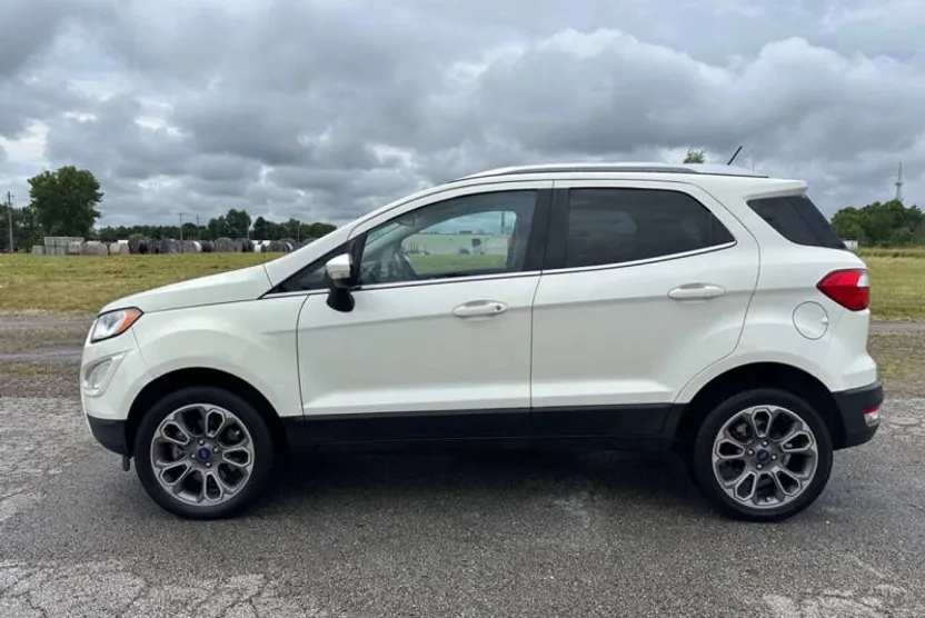 2020 Ford EcoSport Titanium photo 1