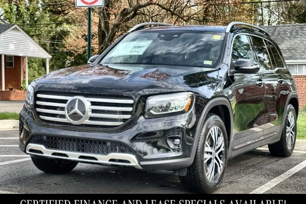 2024 Mercedes Benz GLB 250 4MATIC photo 1
