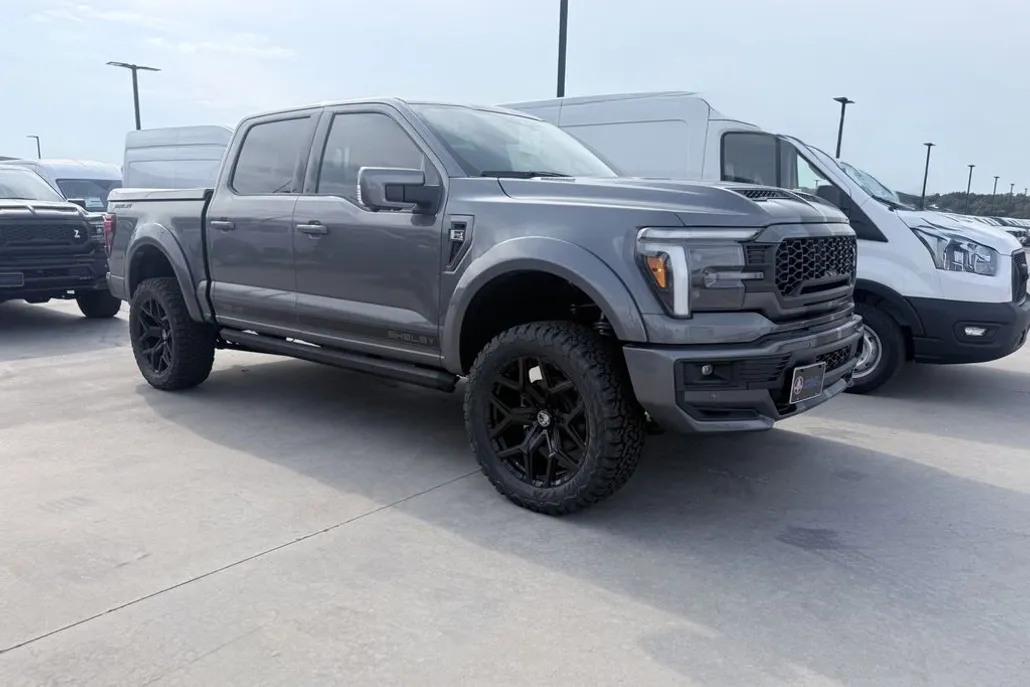 2025 Ford F-150 Lariat photo 1