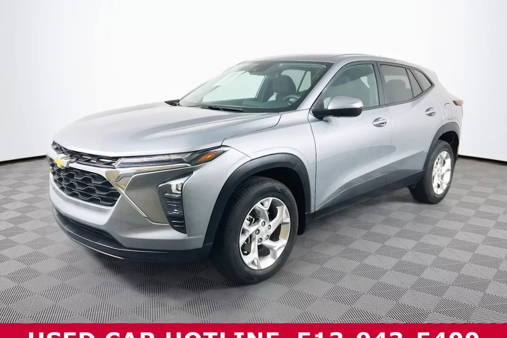 2024 Chevrolet Trax LS photo 1