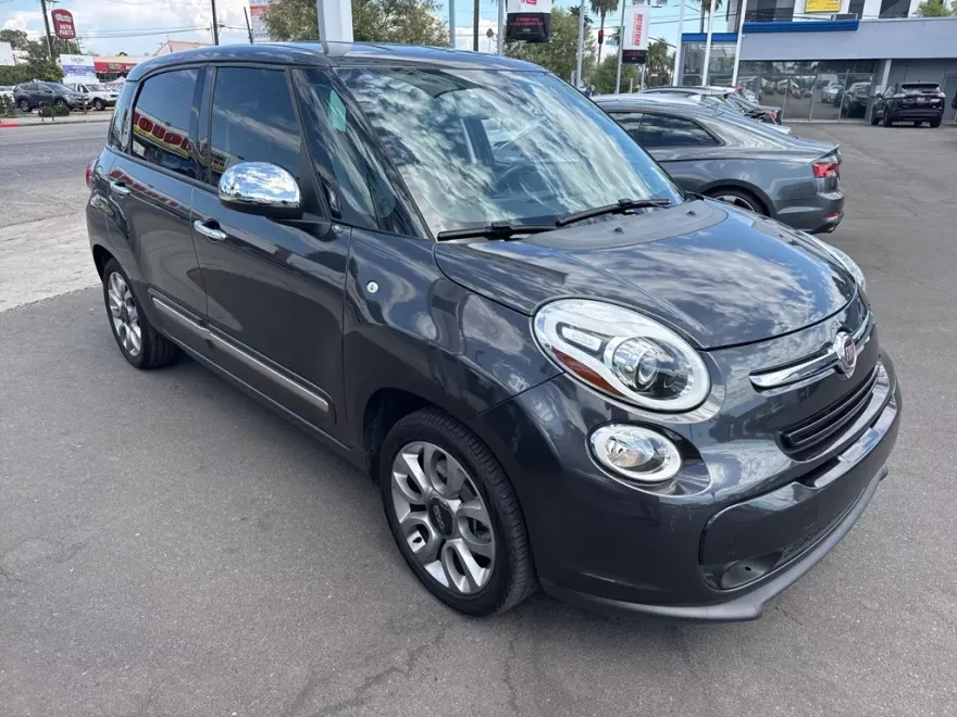 2017 Fiat 500L Lounge photo 1
