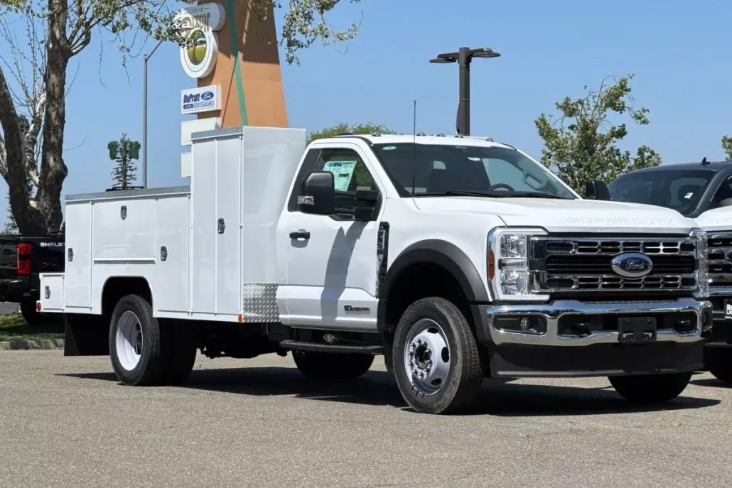 2024 Ford F-450 photo 1