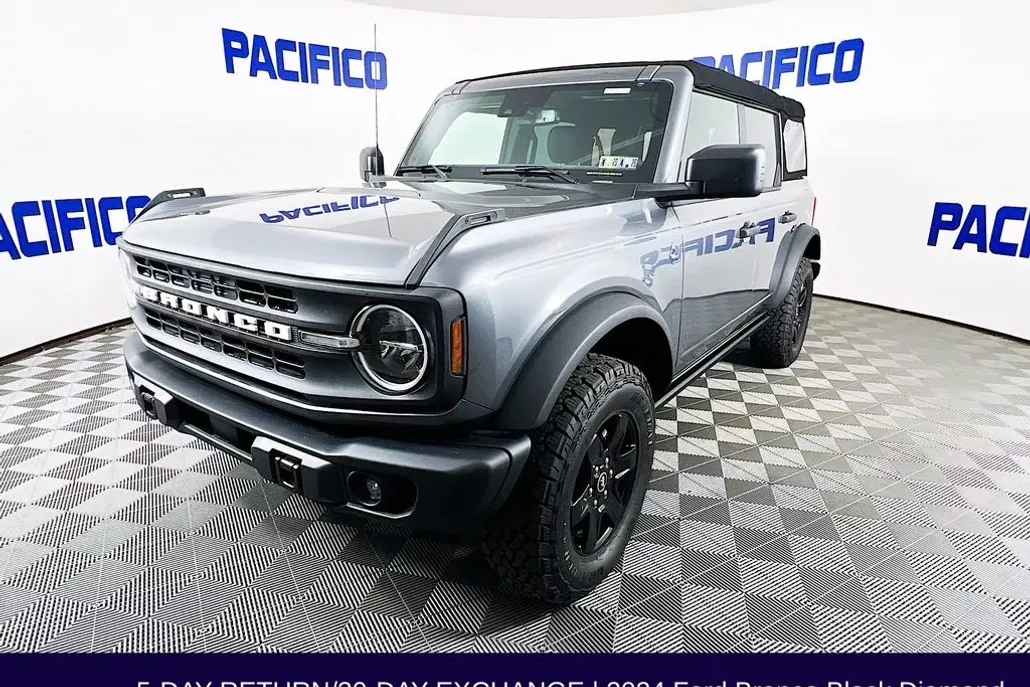 2024 Ford Bronco Black Diamond photo 1