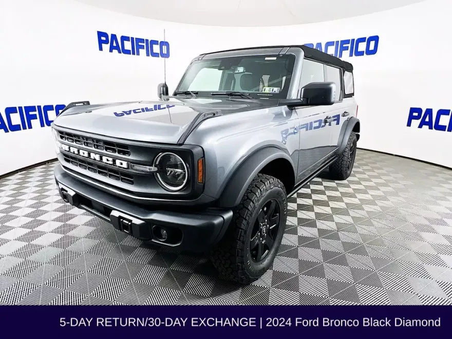 2024 Ford Bronco Black Diamond photo 1