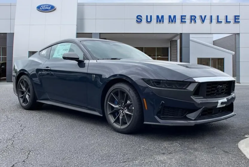 2025 Ford Mustang Dark Horse photo 1