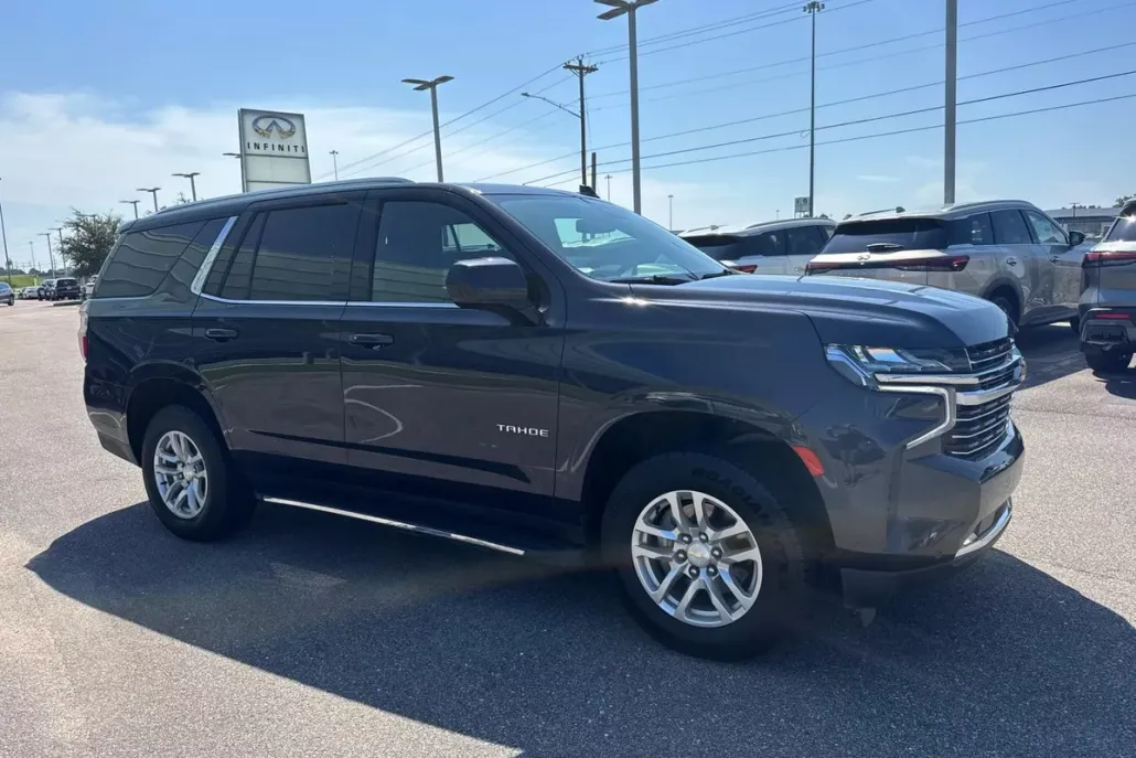 2023 Chevrolet Tahoe LT photo 1