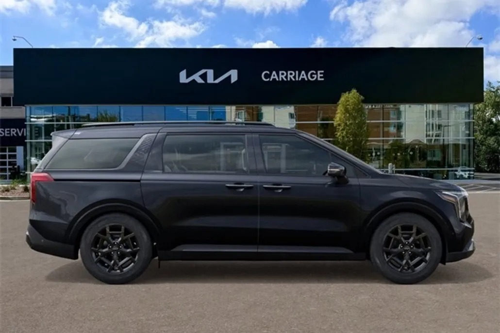 2026 Kia Carnival SX photo 1