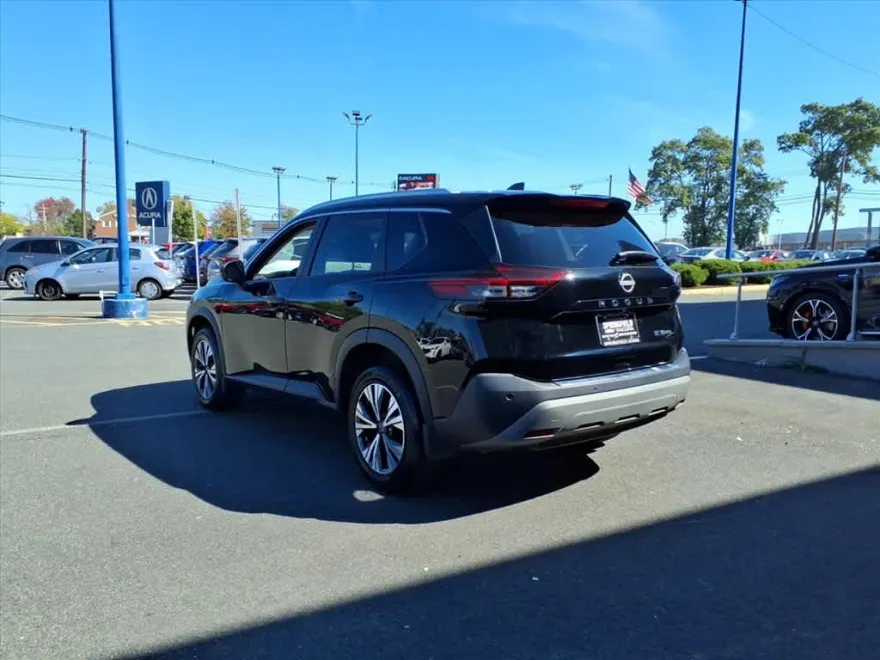 2022 Nissan Rogue SV photo 1