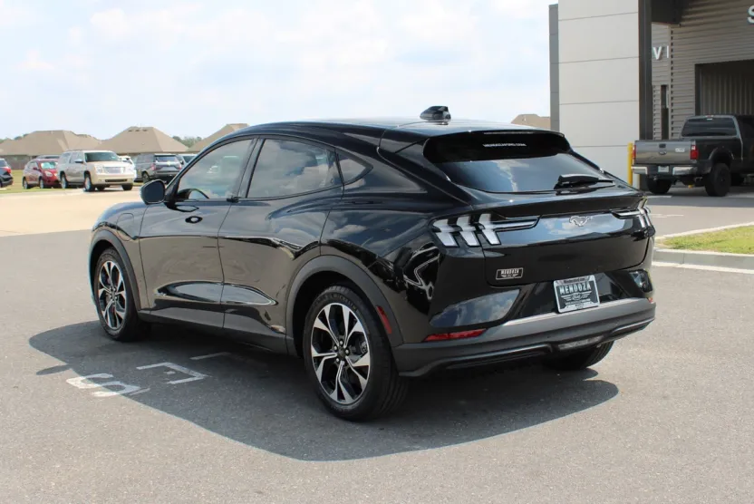 2025 Ford Mustang Mach-E Select photo 1