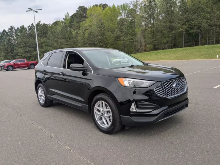 2024 Ford Edge SEL photo 1