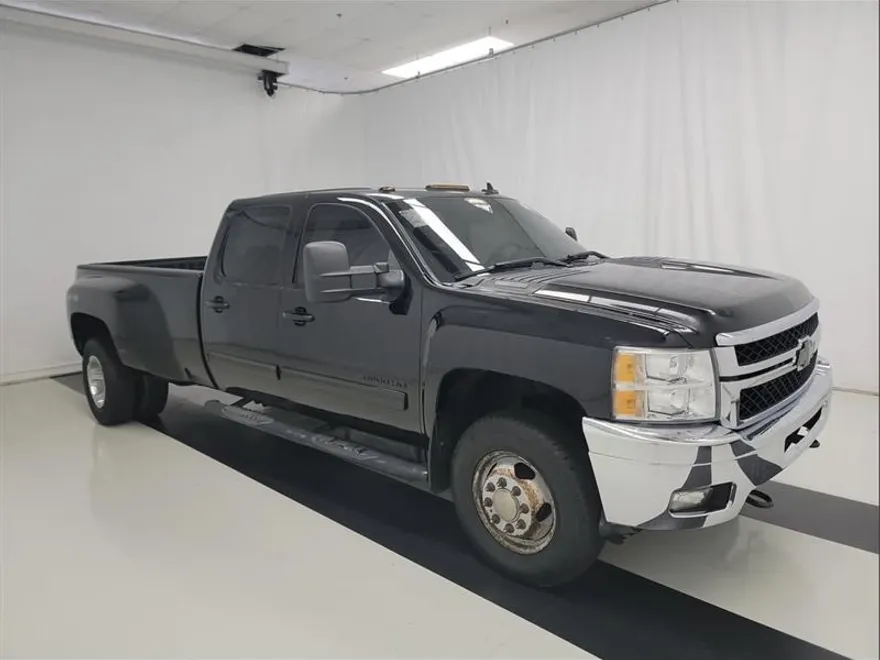 2011 Chevrolet Silverado 3500HD LTZ photo 1