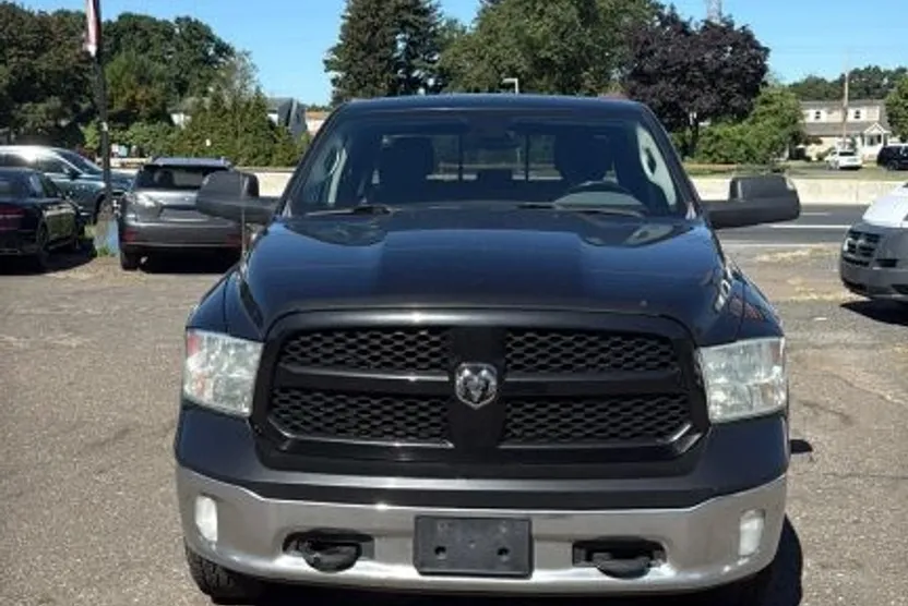 2018 Ram 1500 SLT photo 1