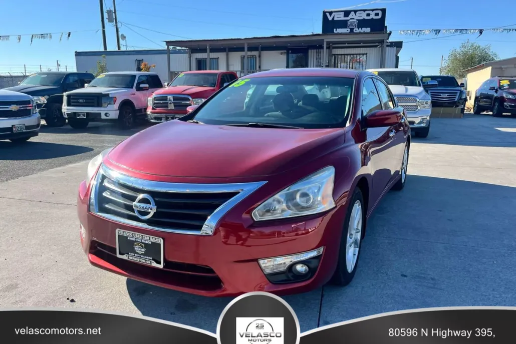 2015 Nissan Altima 2.5 SV photo 1