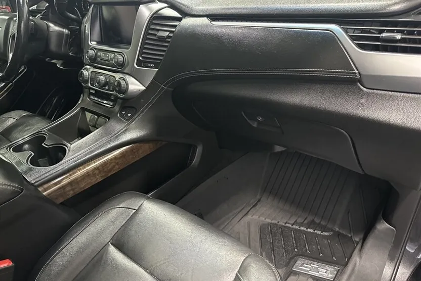 2018 Chevrolet Tahoe LT photo 1