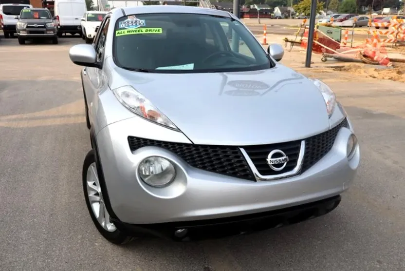 2013 Nissan Juke SL photo 1