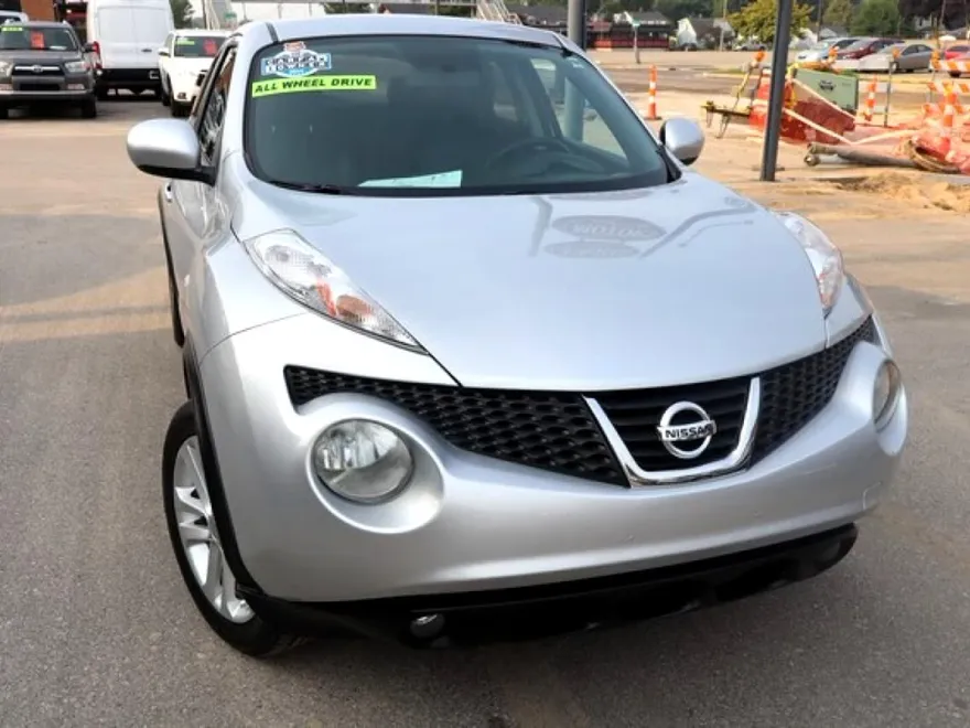 2013 Nissan Juke SL photo 1