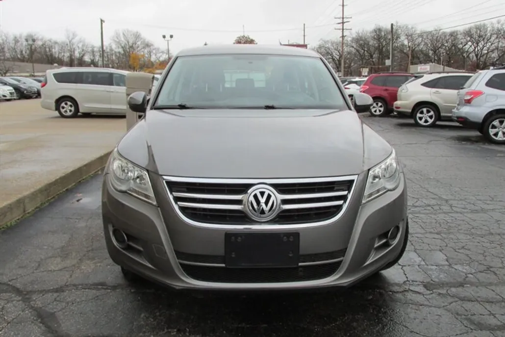2011 Volkswagen Tiguan S photo 1