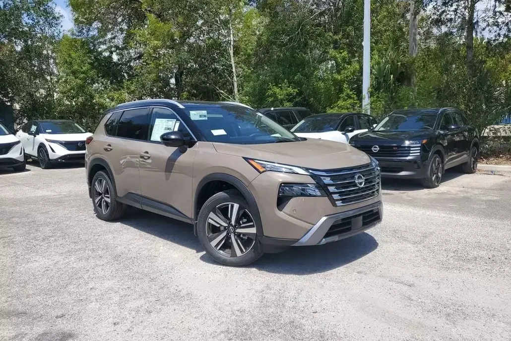 2025 Nissan Rogue SL photo 1