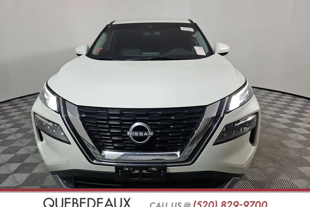 2023 Nissan Rogue SV photo 1