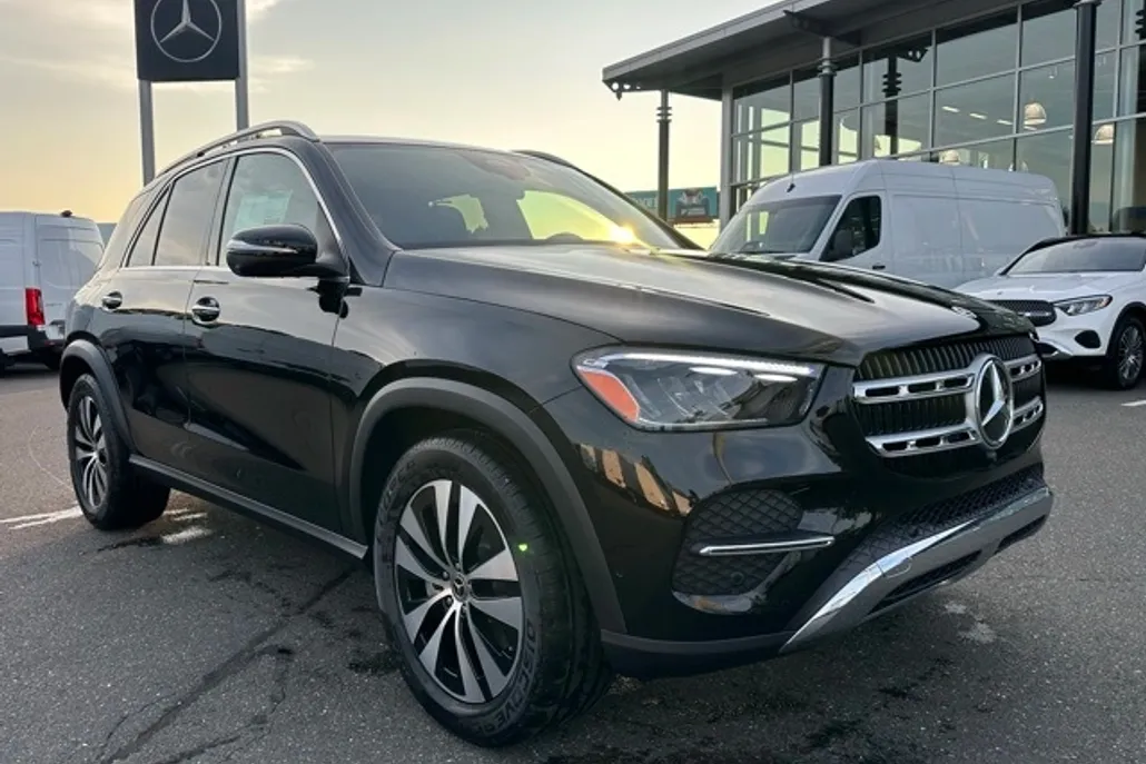 2025 Mercedes Benz GLE 450 4MATIC photo 1