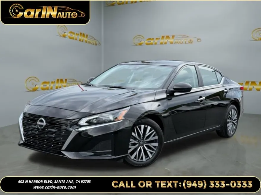 2025 Nissan Altima SV photo 1