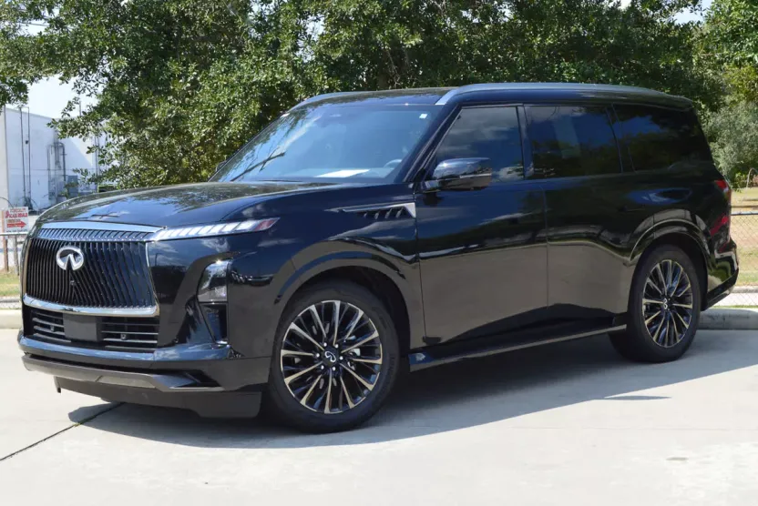 2025 Infiniti QX80 photo 1
