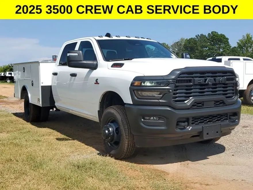 2025 Ram 3500 Tradesman photo 1