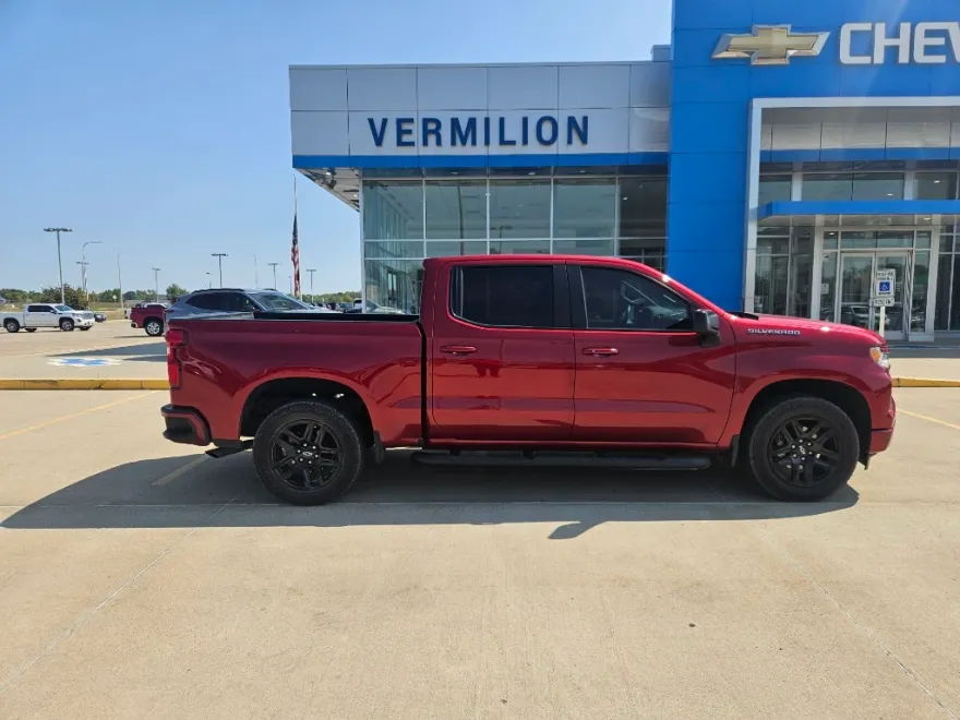 2024 Chevrolet Silverado 1500 RST photo 1