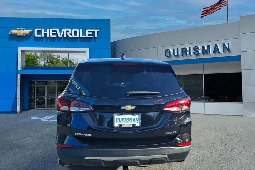 2022 Chevrolet Equinox LT photo 1