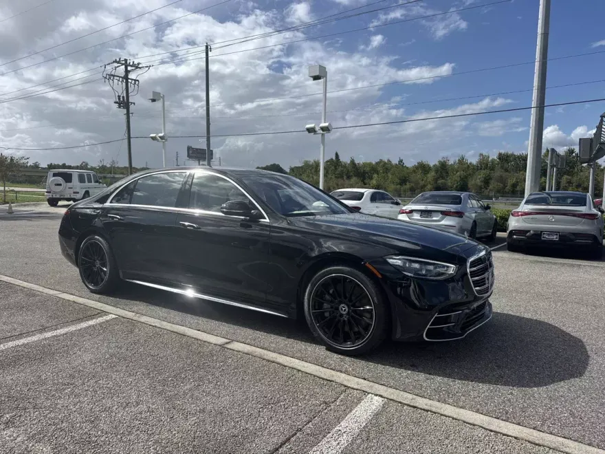 2026 Mercedes Benz S 500 4MATIC photo 1