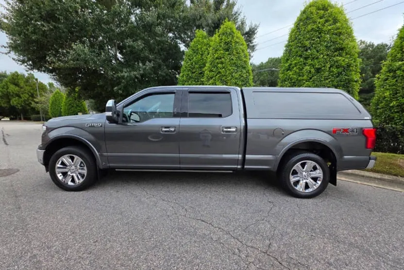2019 Ford F-150 Lariat photo 1