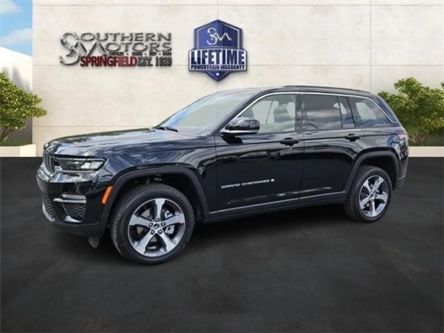 2024 Jeep Grand Cherokee Limited photo 1